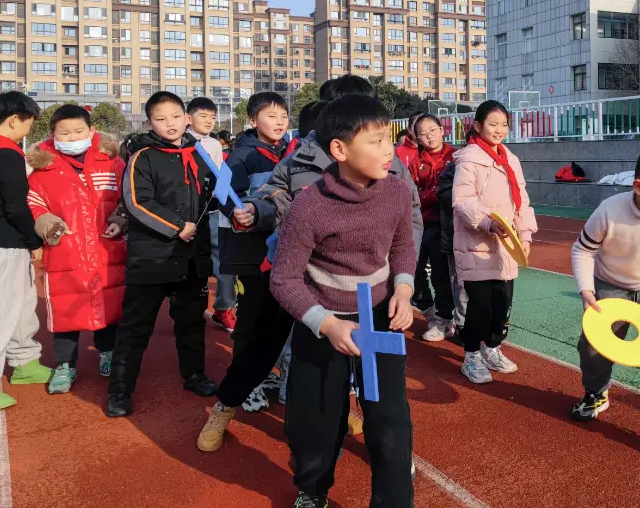 体育教师怎样安排他们体育活动他把课上的细节写得特别生动